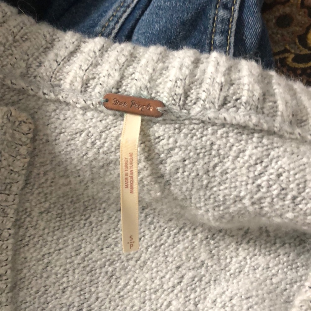 Sweater - Picture 5 of 5